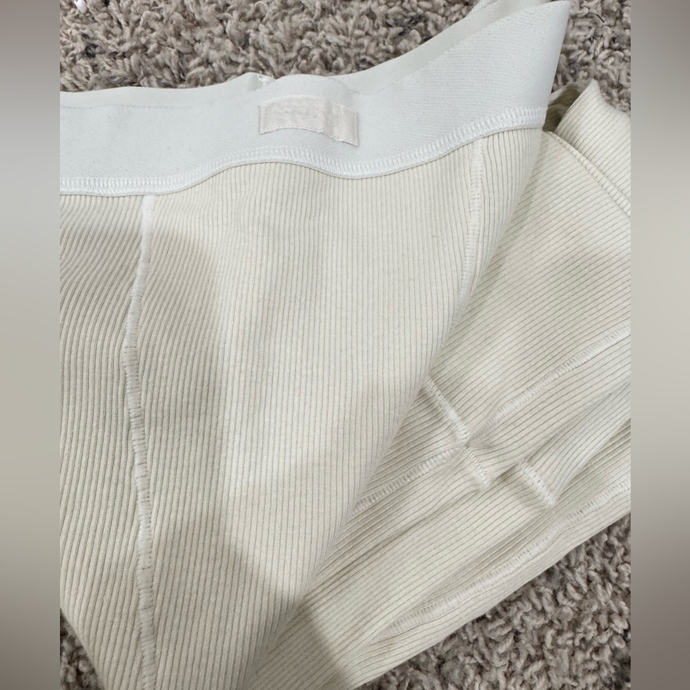 skims cotton rib leggings in the color bone